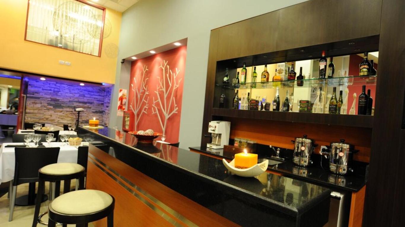 Hotel Osam