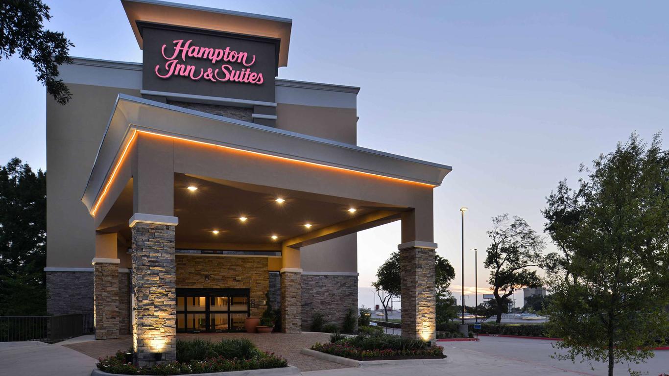 Hampton Inn & Suites Dallas Market Center