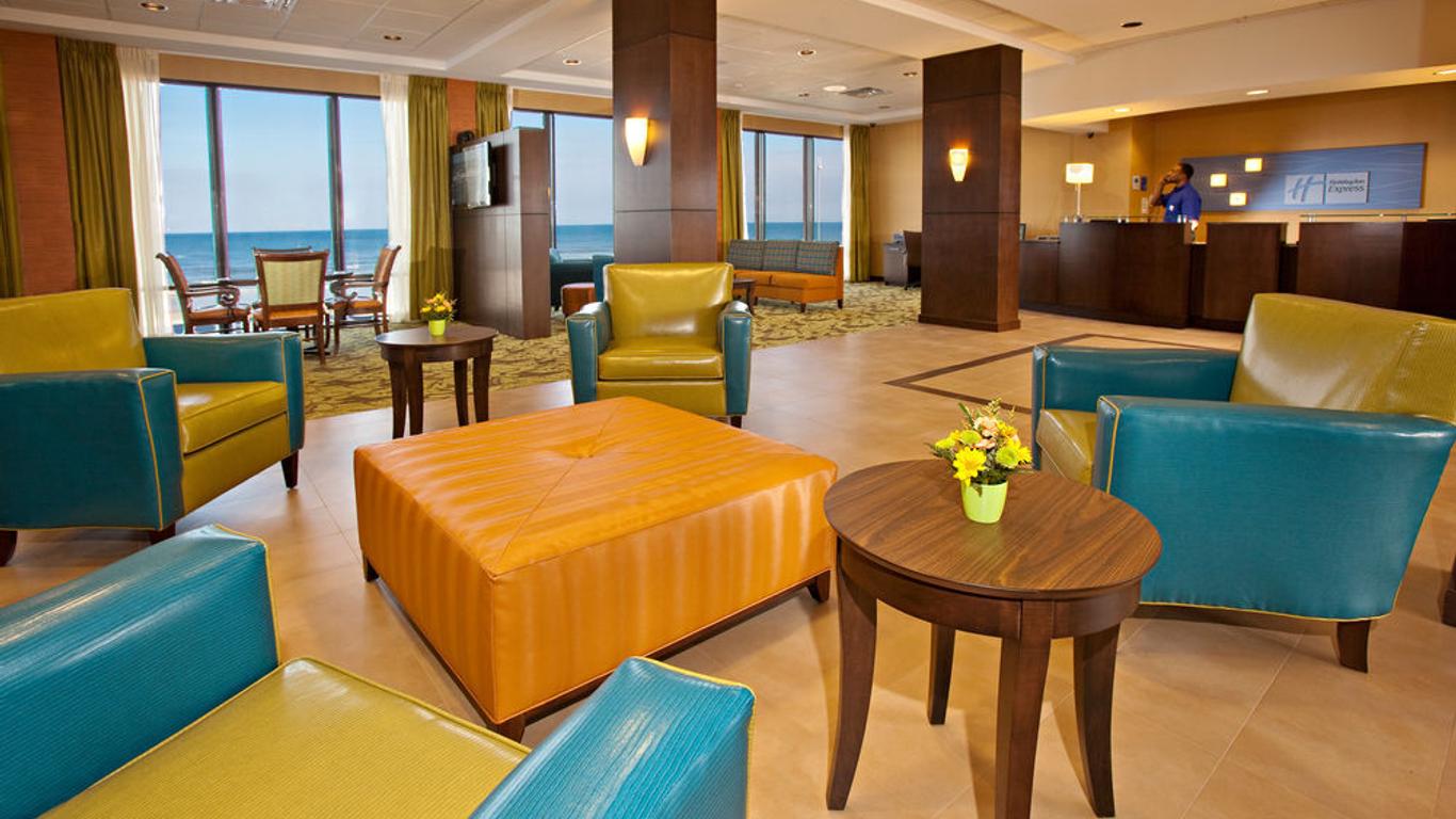 Holiday Inn Express & Suites Oceanfront Daytona Bch Shores
