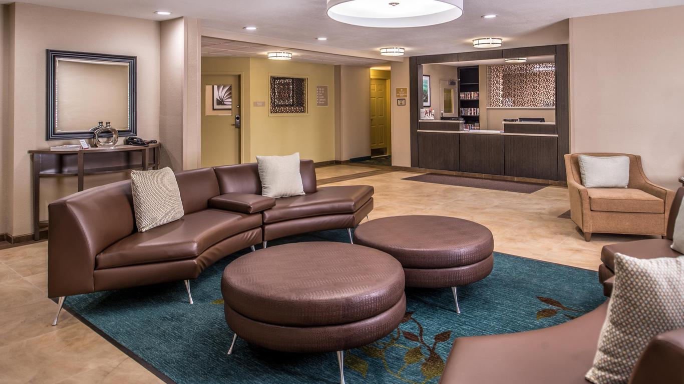 Candlewood Suites - Topeka West, An IHG Hotel