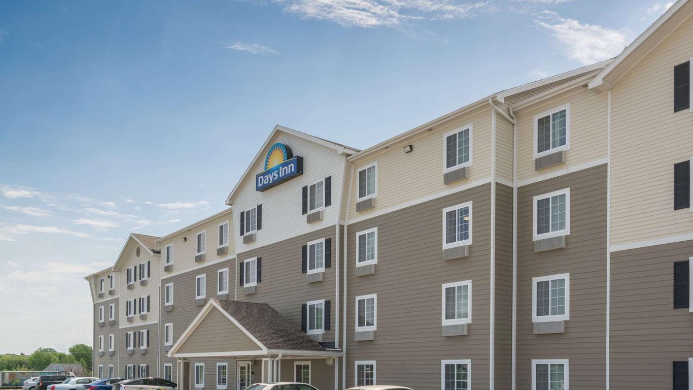 Days Inn & Suites Rochester South