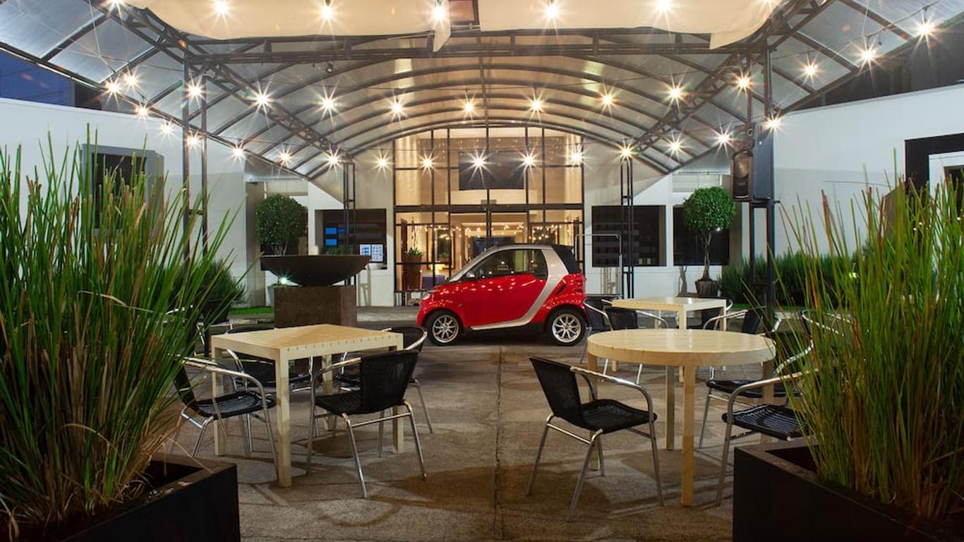 Parque del Lago Boutique Hotel