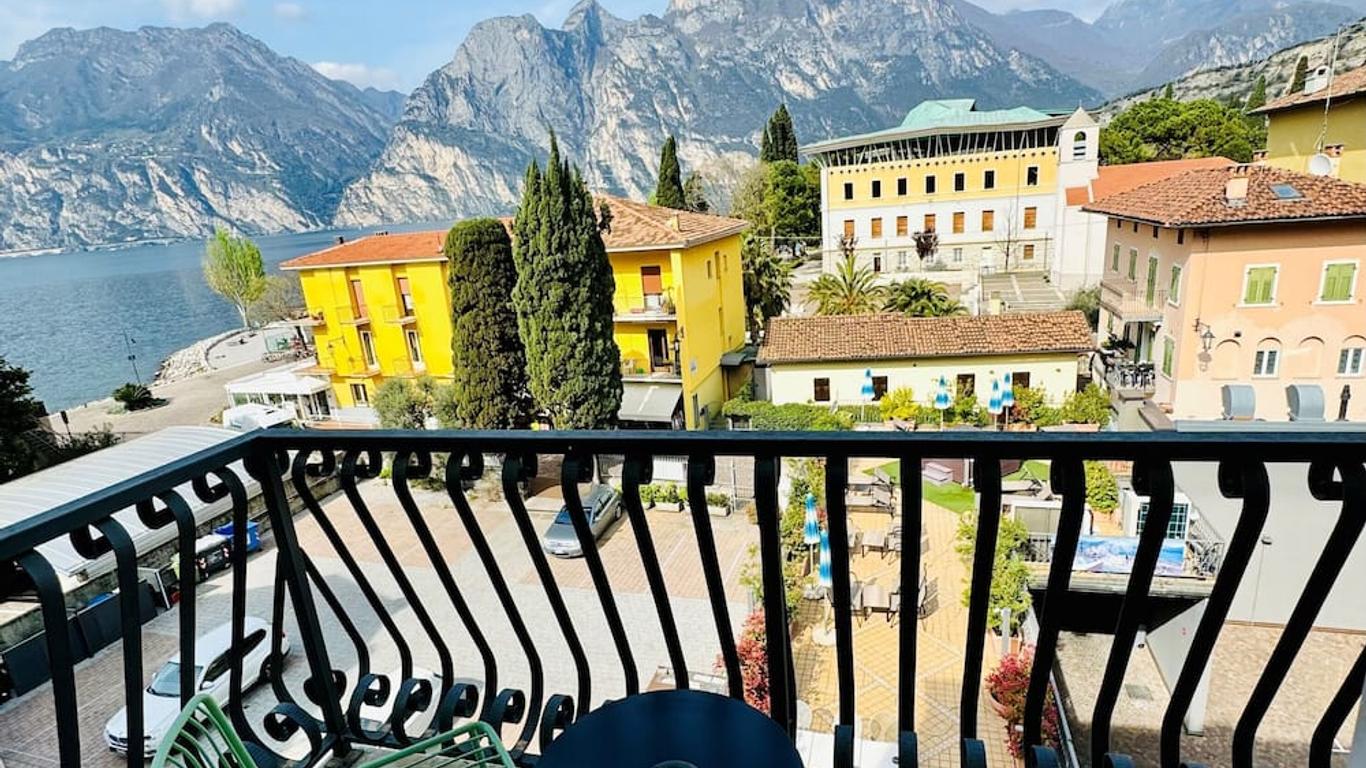 Lake Hotel Benaco