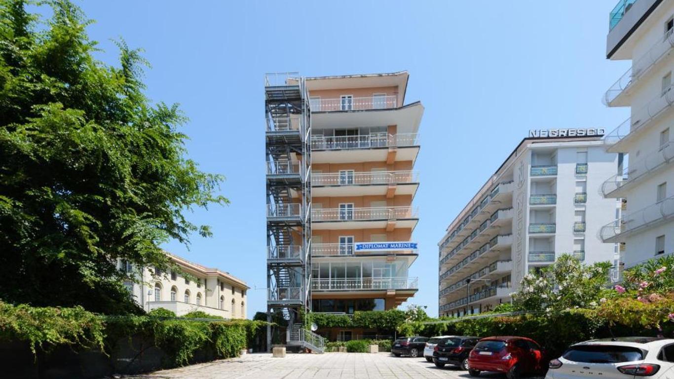 Hotel Diplomat Marine