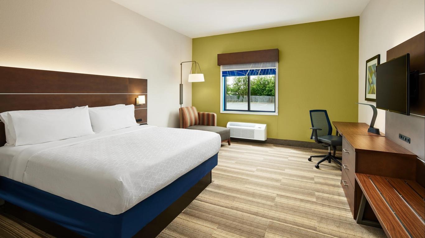 Holiday Inn Express Hotel & Suites Panama City-Tyndall, An IHG Hotel