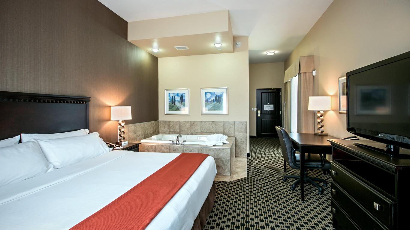 Holiday Inn Express & Suites - Green Bay East, An IHG Hotel