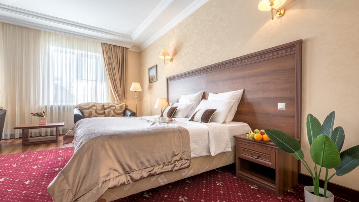 Hotel Theatre