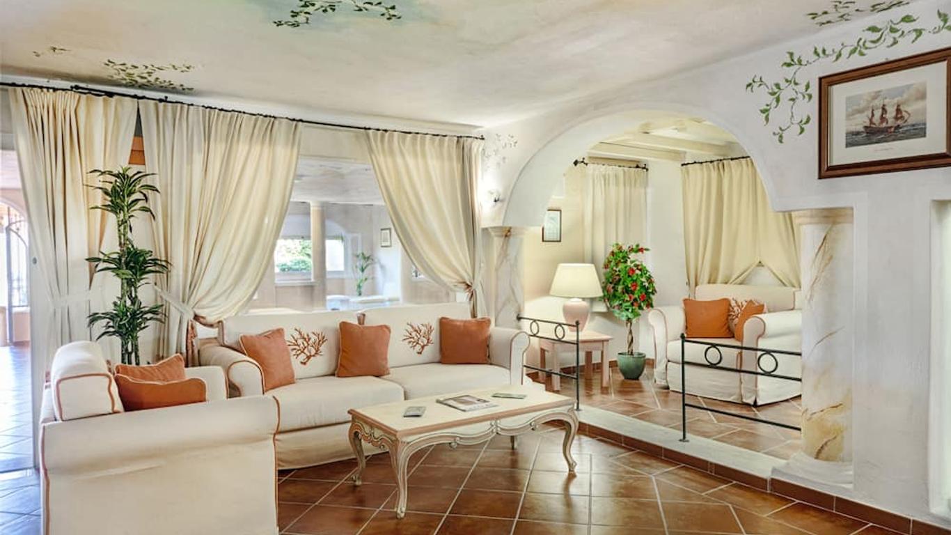 Colonna Beach Hotel