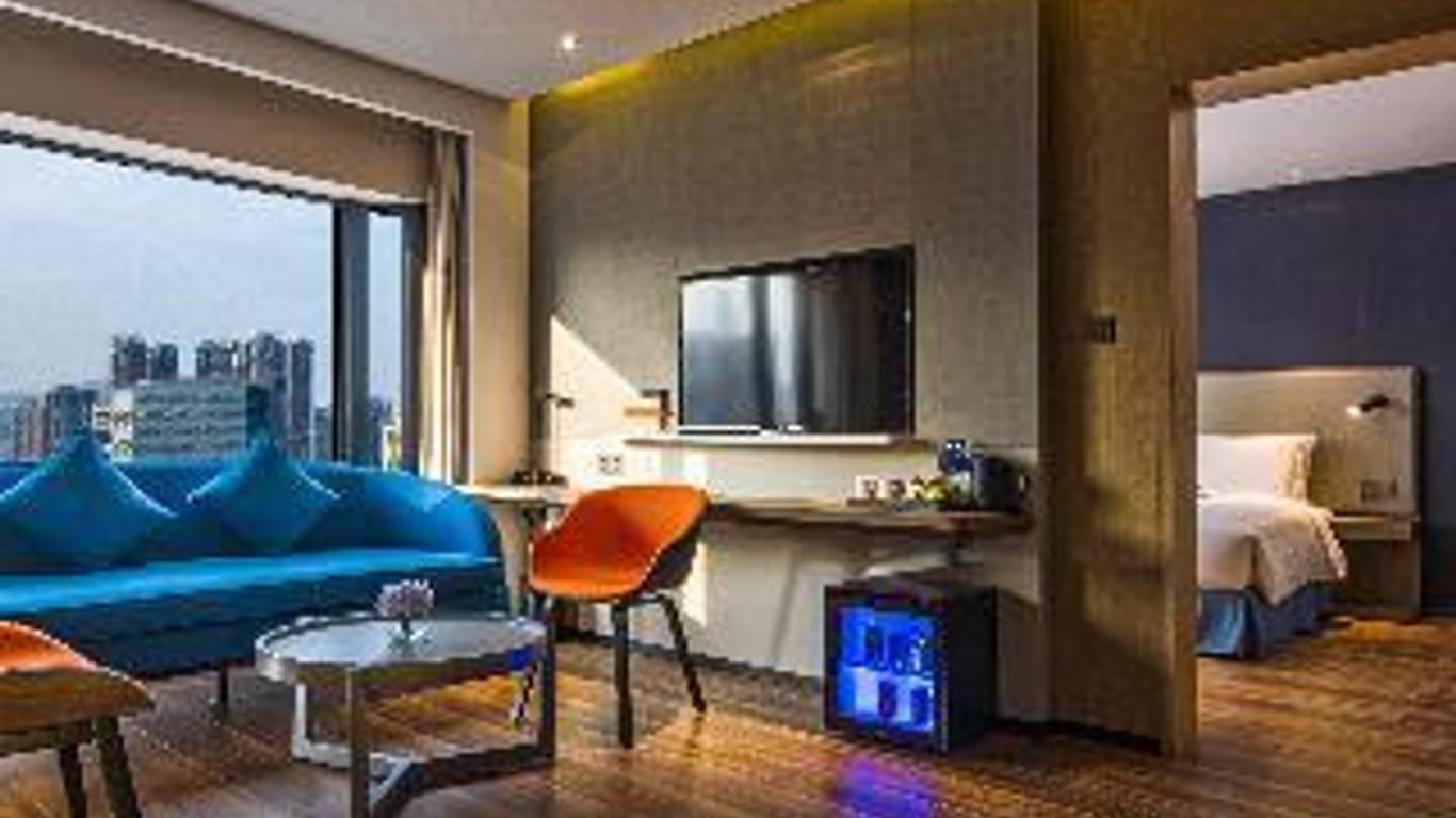 Empire Hotel