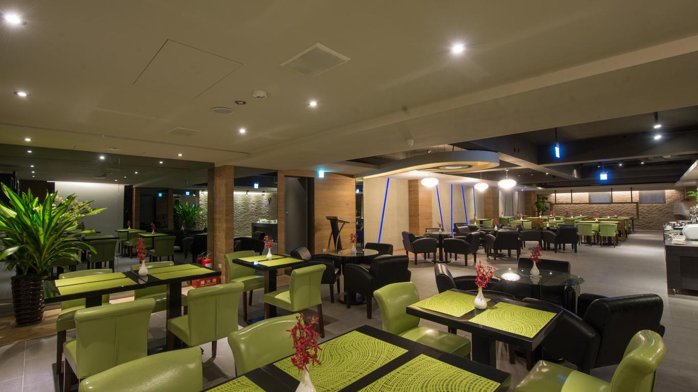 Simple Plus Hotel