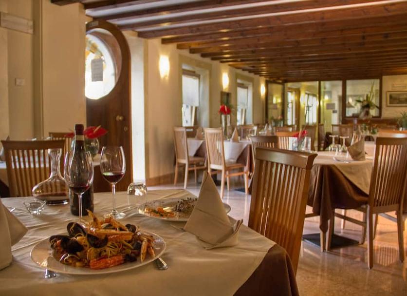 Εστιατόριο Φωτογραφία