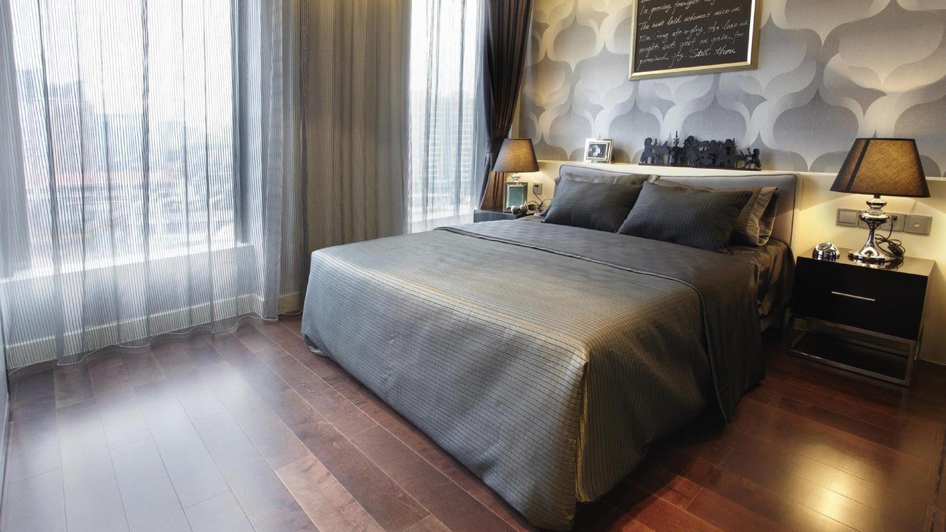 Q - City Hotel