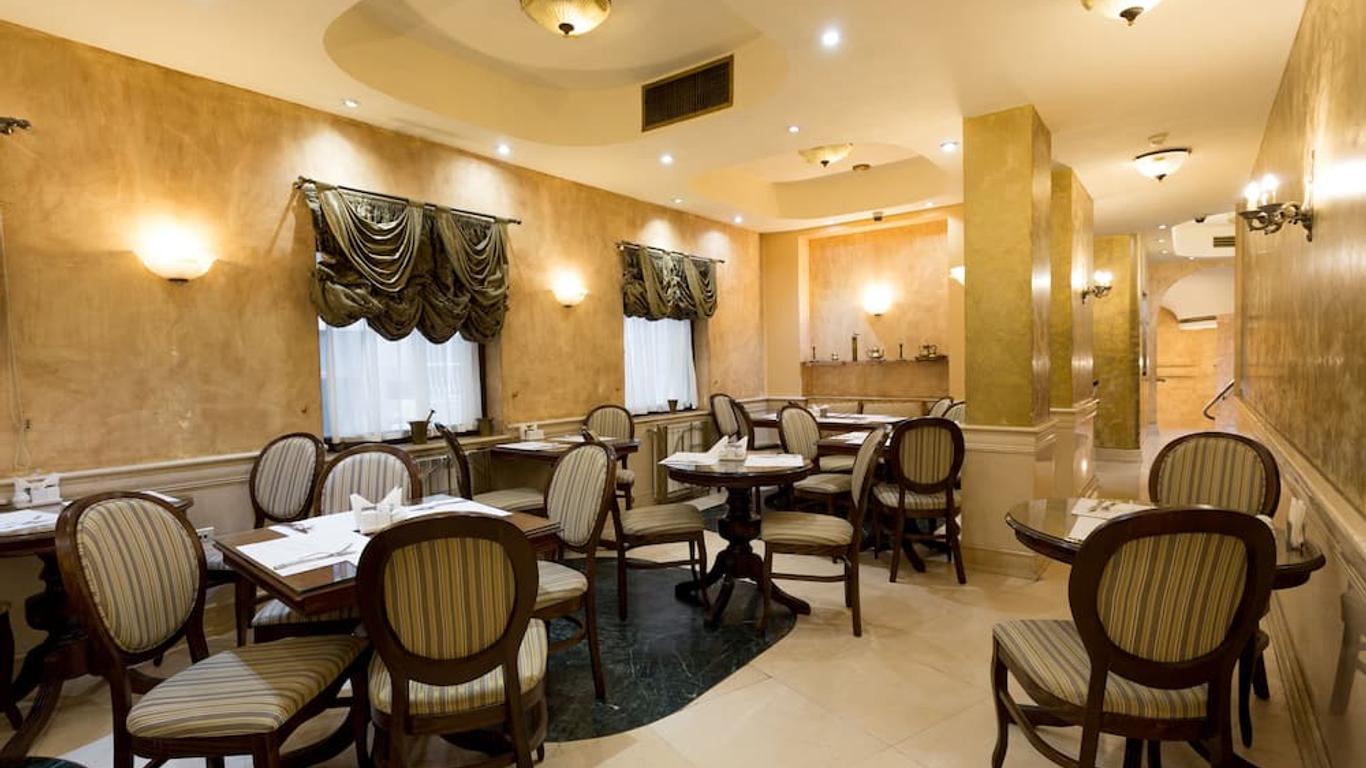 Hotel Opera
