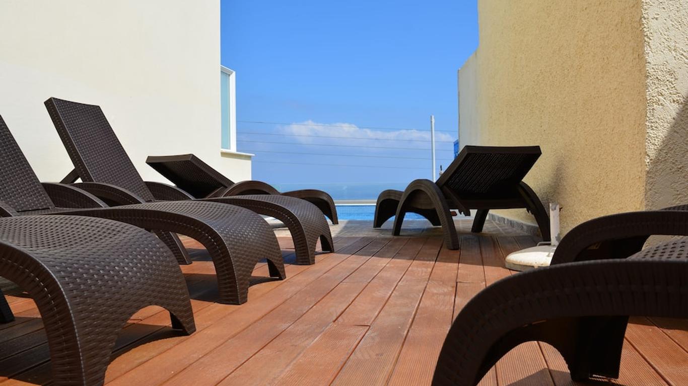 Anemoμήλος Suites Φηρά