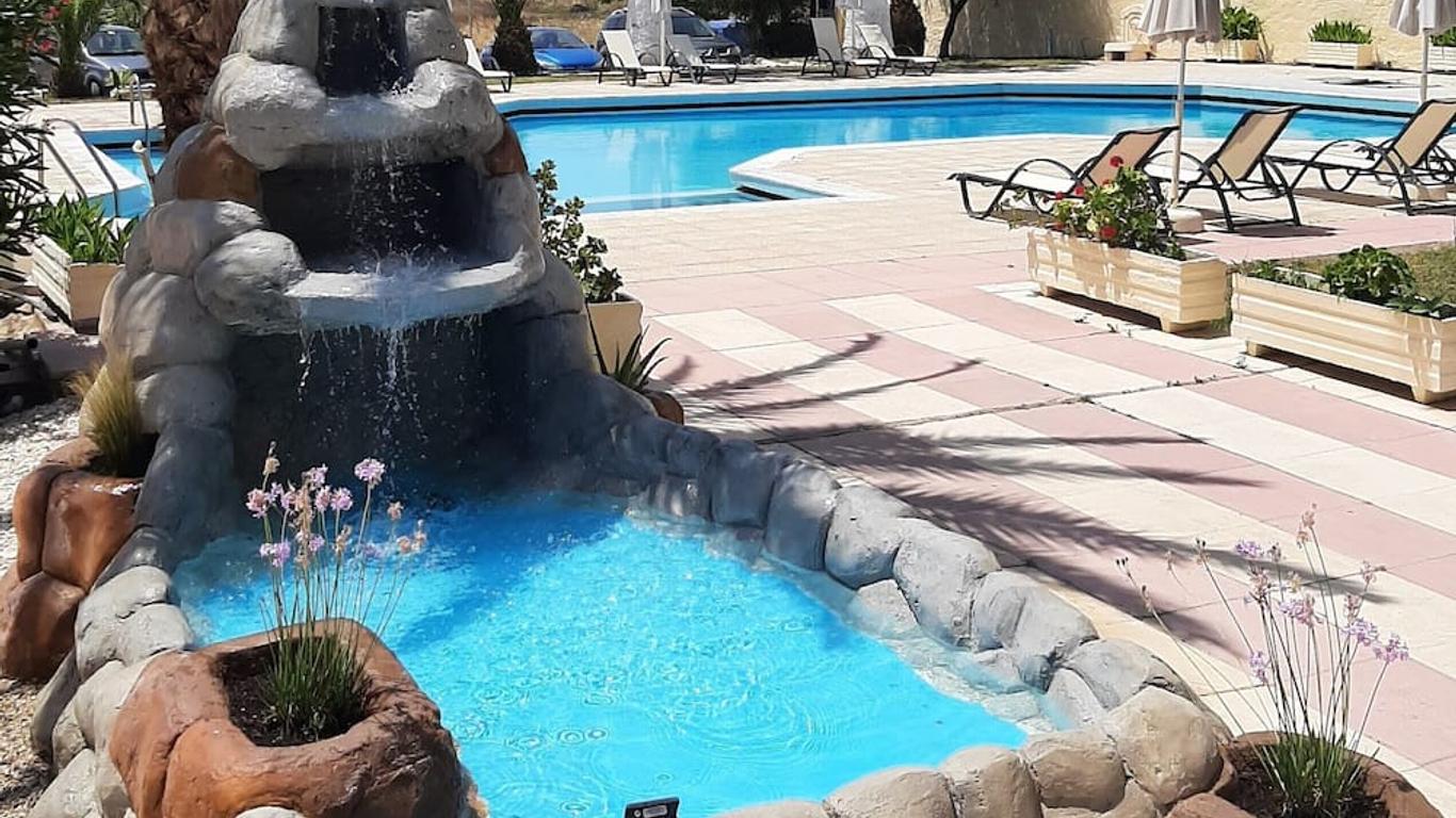 Leonidas Hotel And Studios Λαμπί
