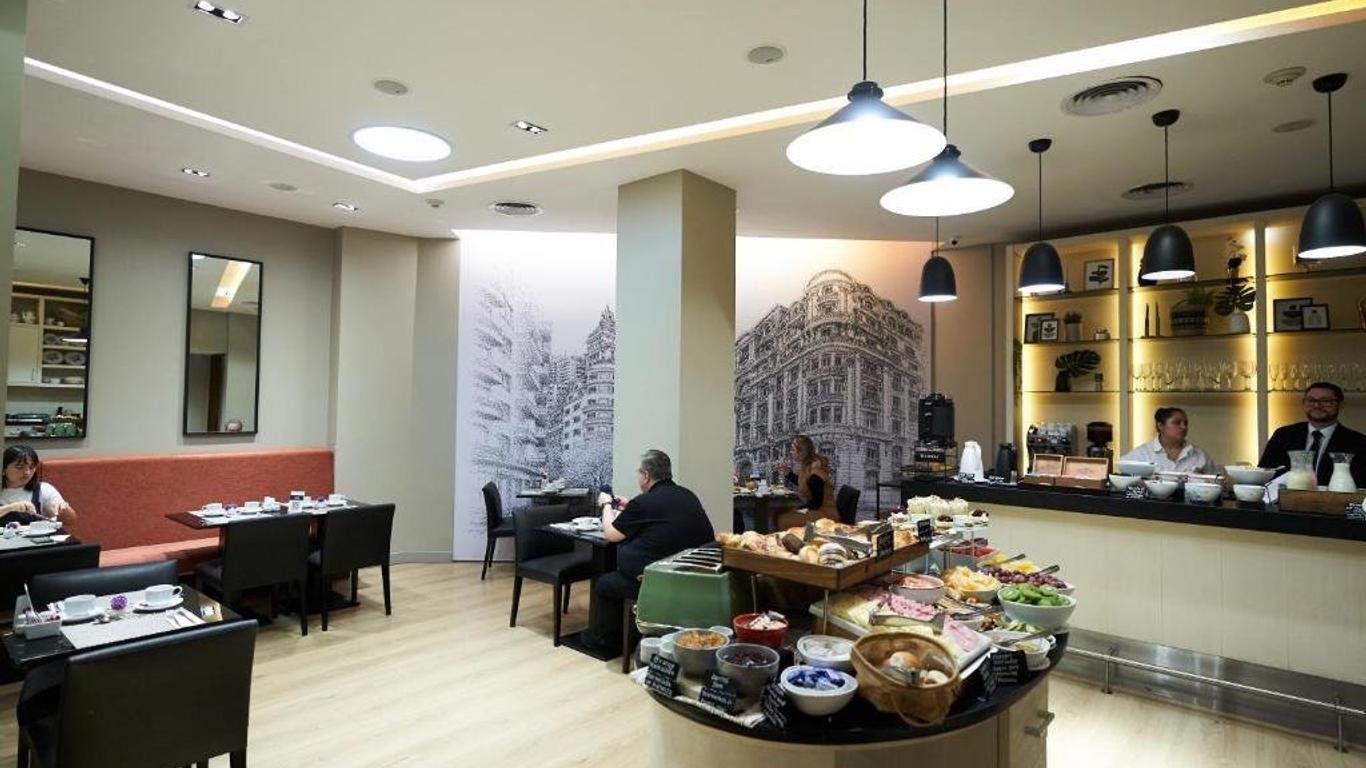 Carles Hotel