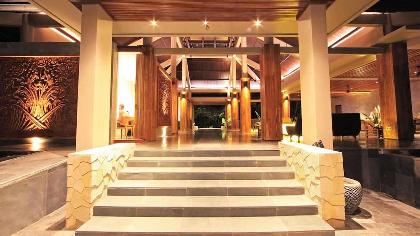 Candi Beach Resort & Spa