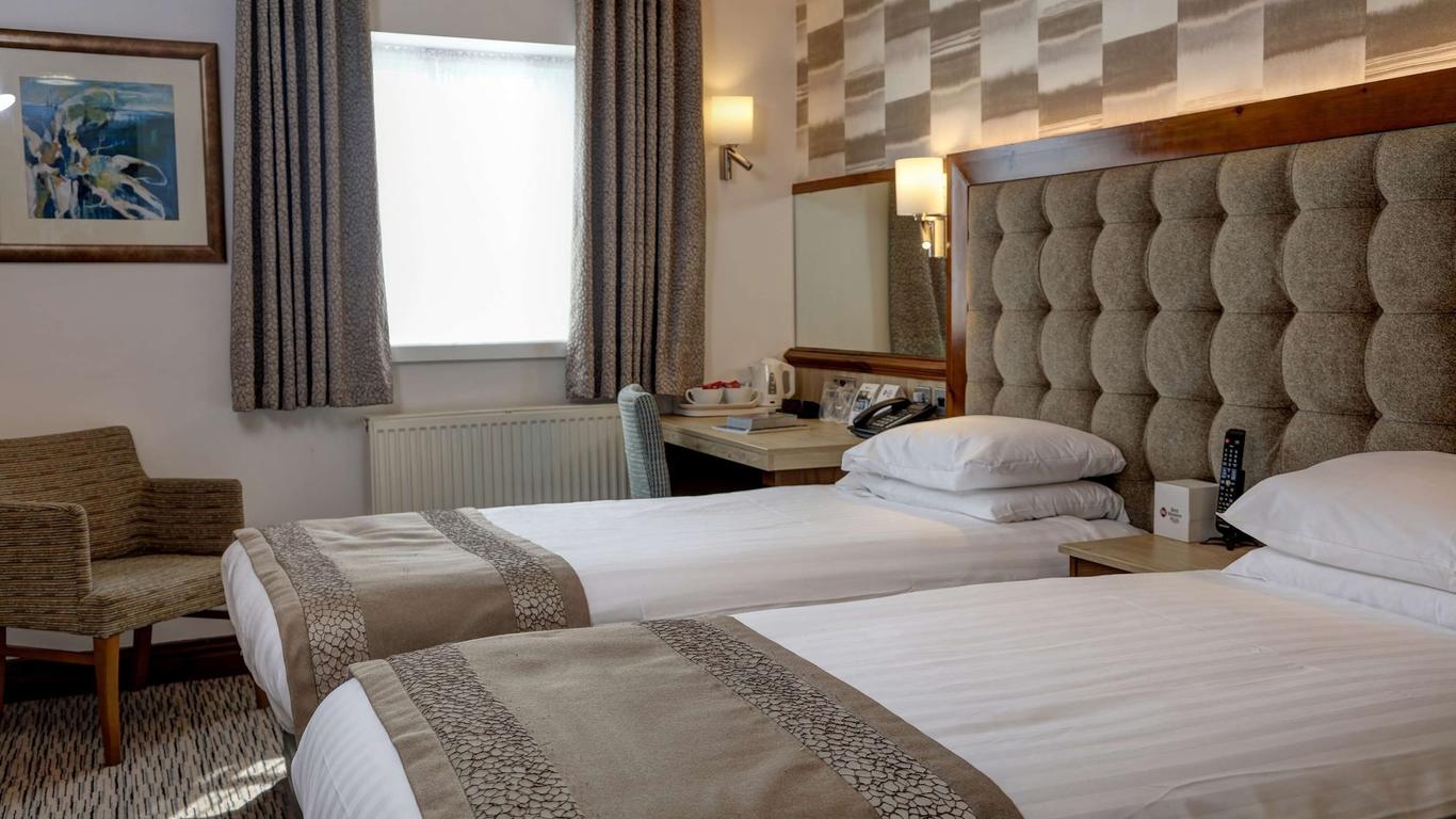Best Western Plus Pastures Hotel