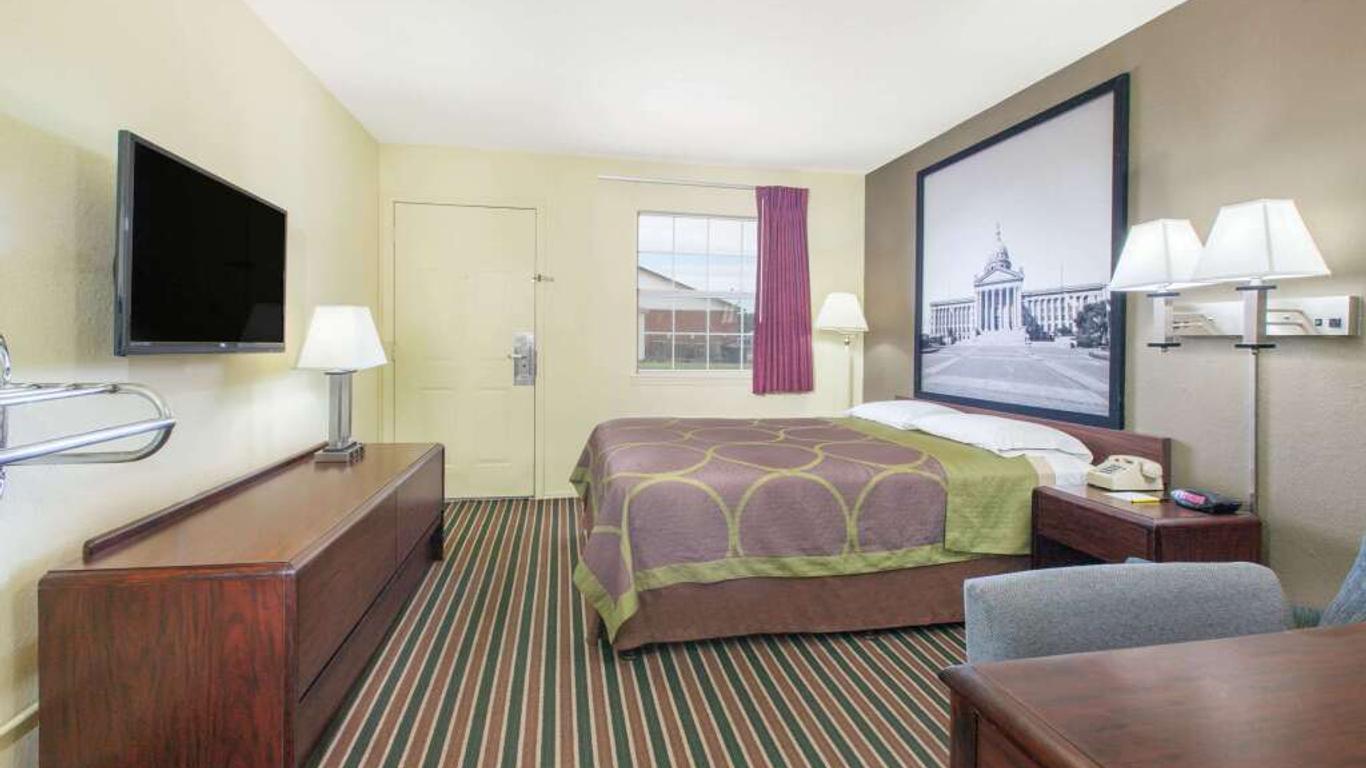 Super Stay Inn And Suites