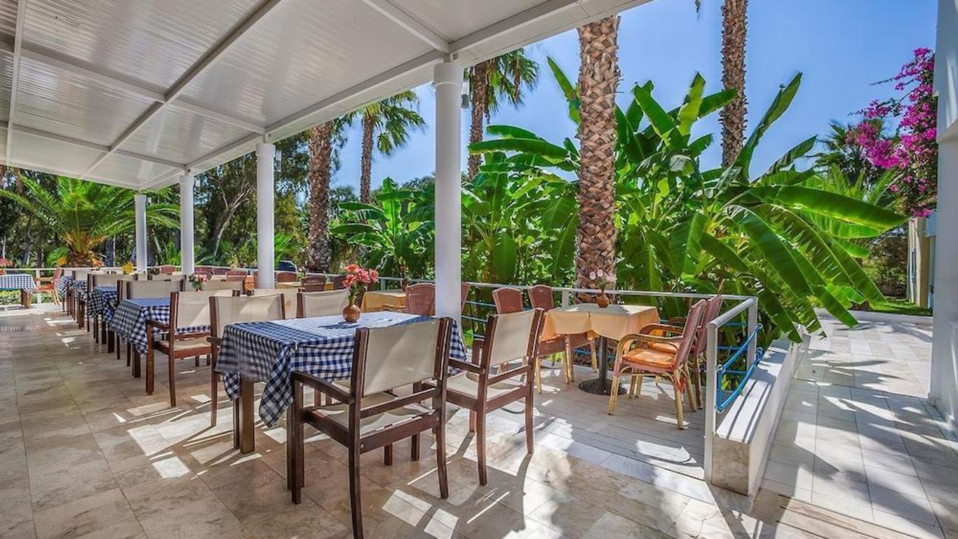 Cavo D Oro Hotel