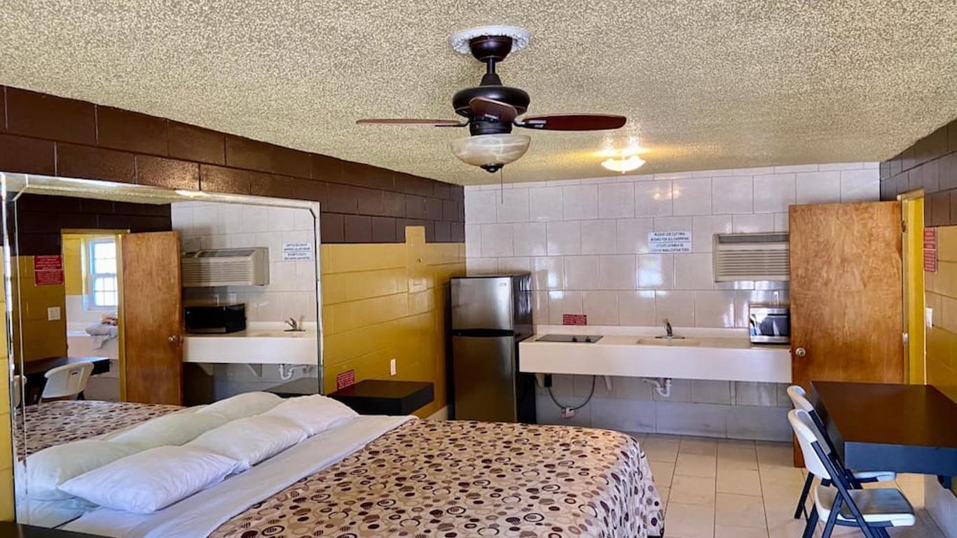 Savannah Inn and Suites Savannah Port Area