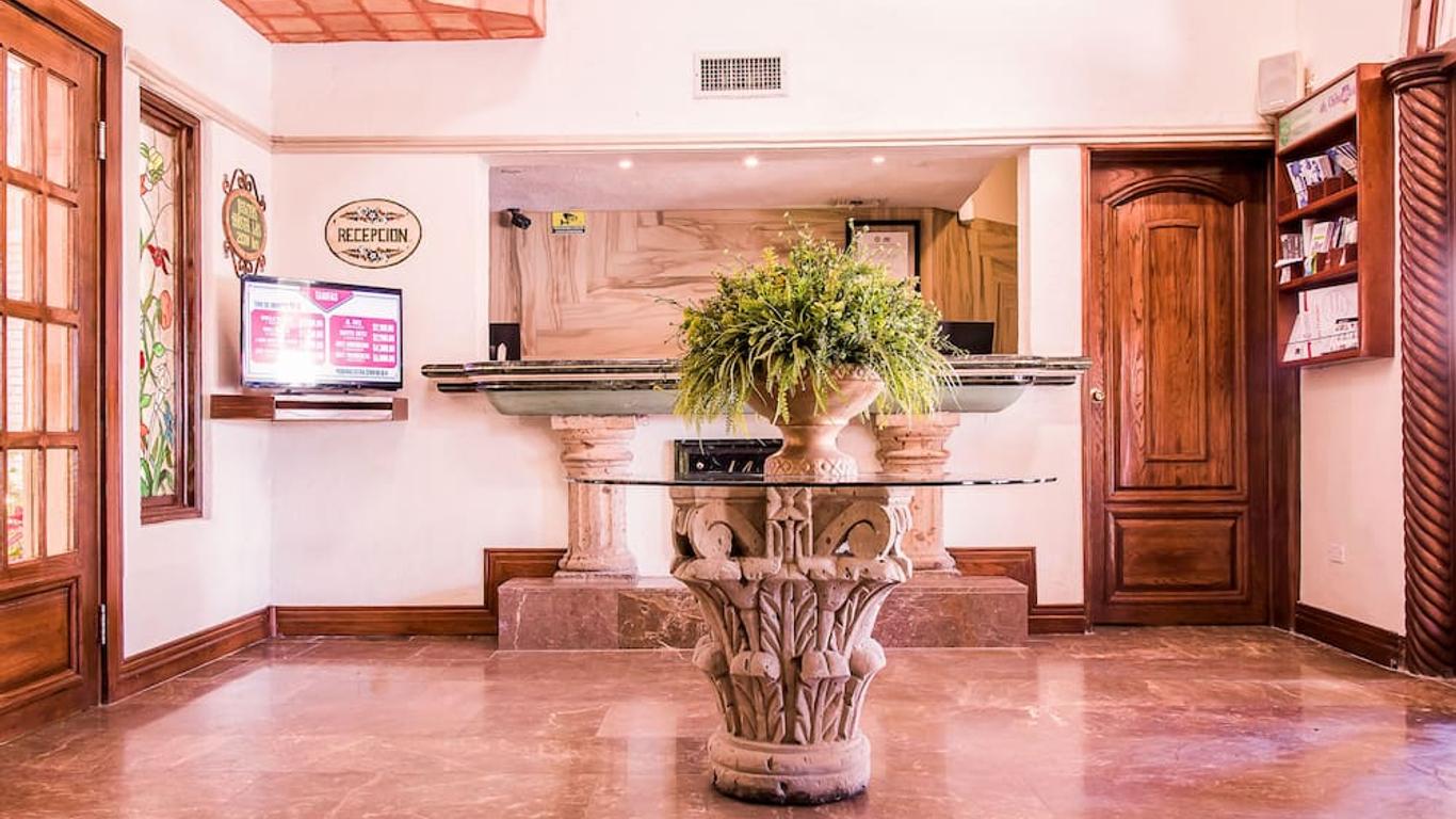 Business Hotel & Suites María Bonita