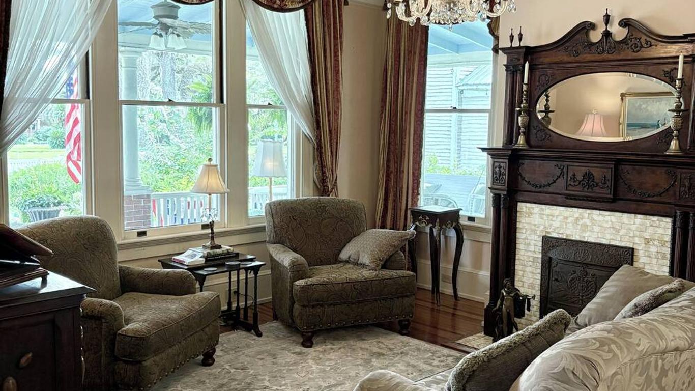 Hoyt House Luxury Bed & Breakfast