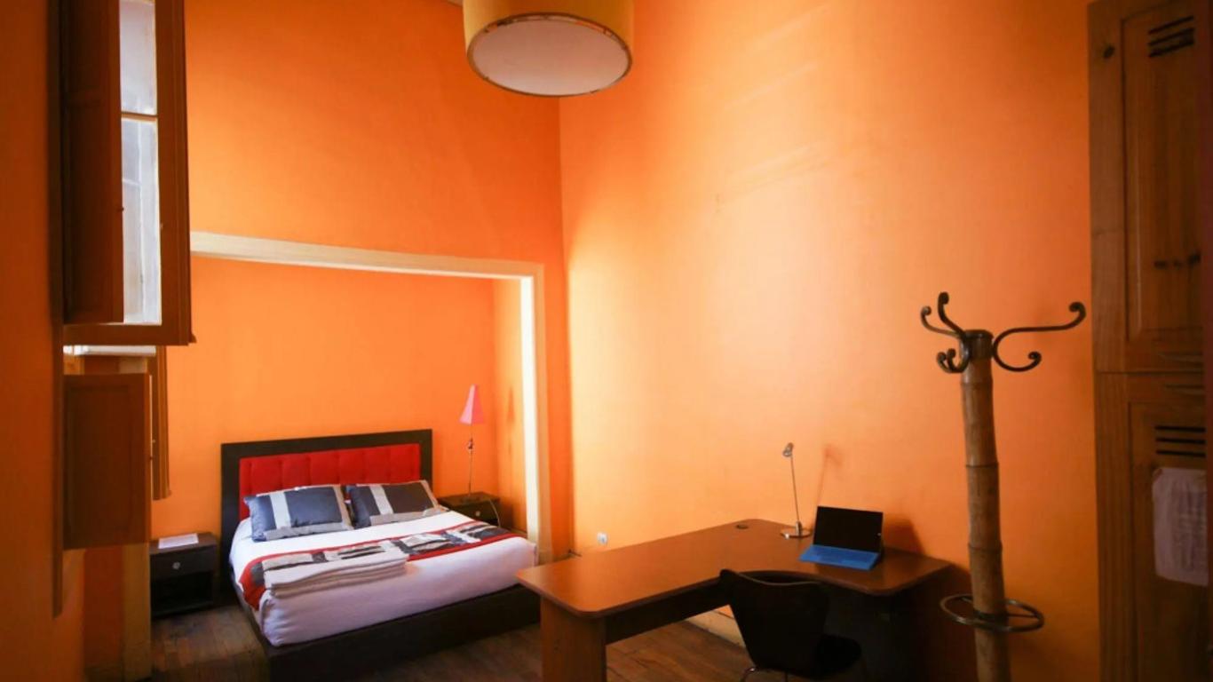 Happy House Hostel