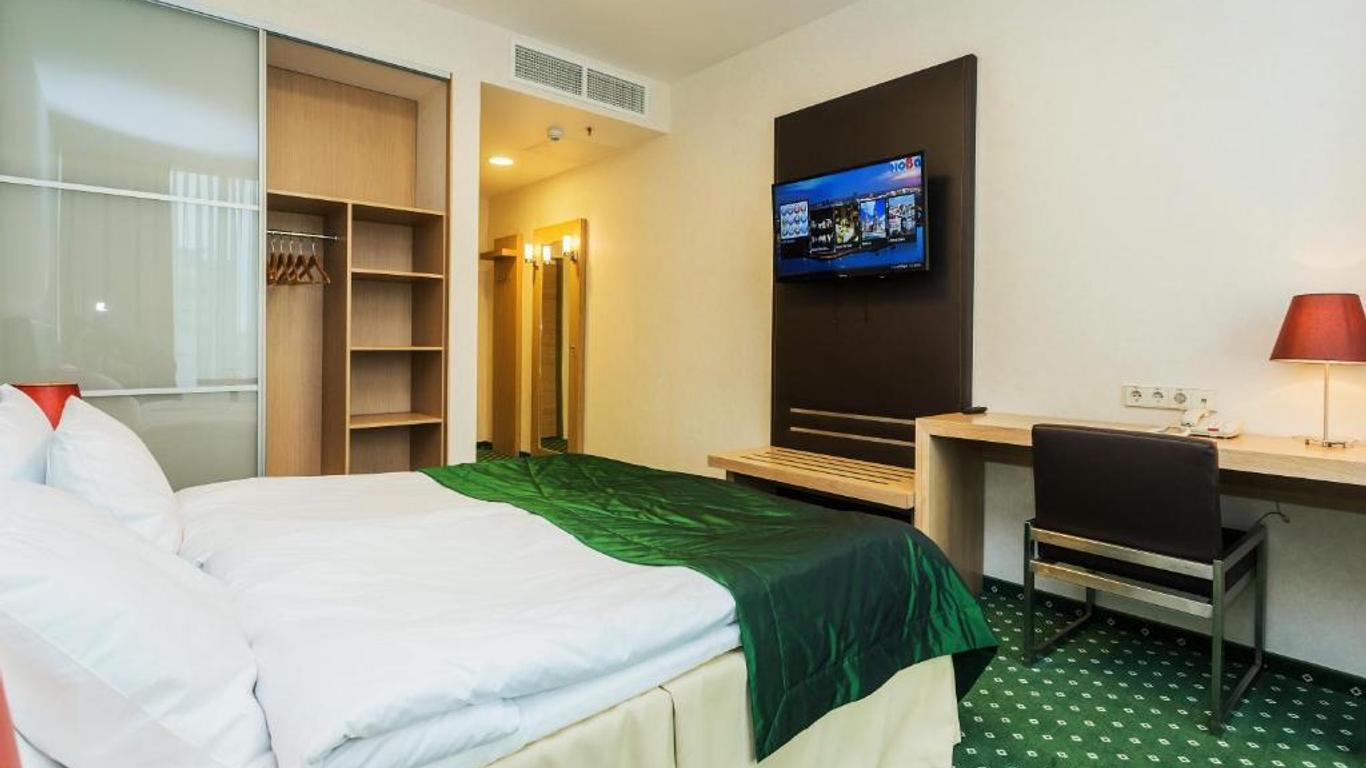 Green City Hotel
