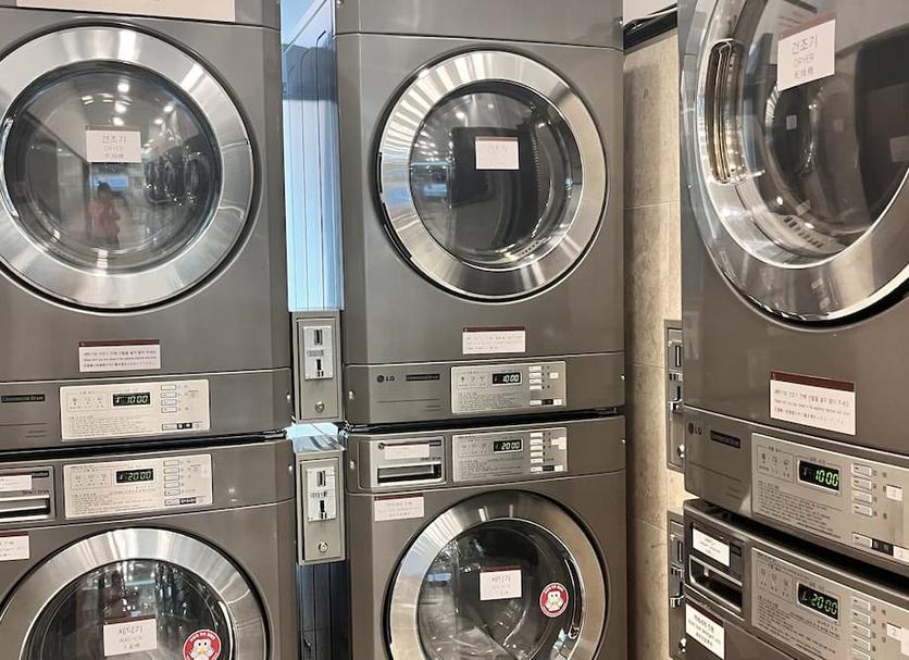 Εγκατάσταση πλυντηρίου ρούχων Φωτογραφία