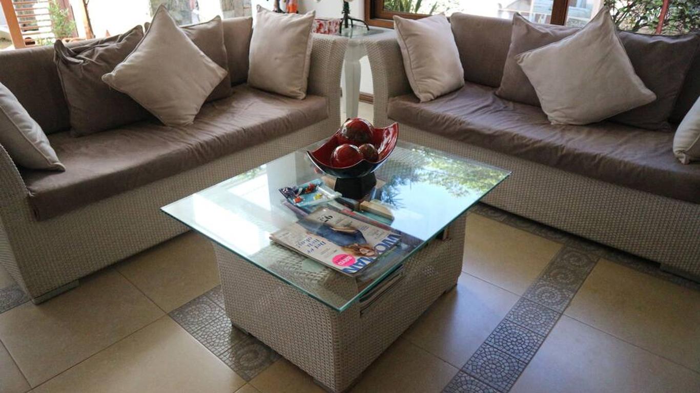 Giulius Boracay Italian Resort