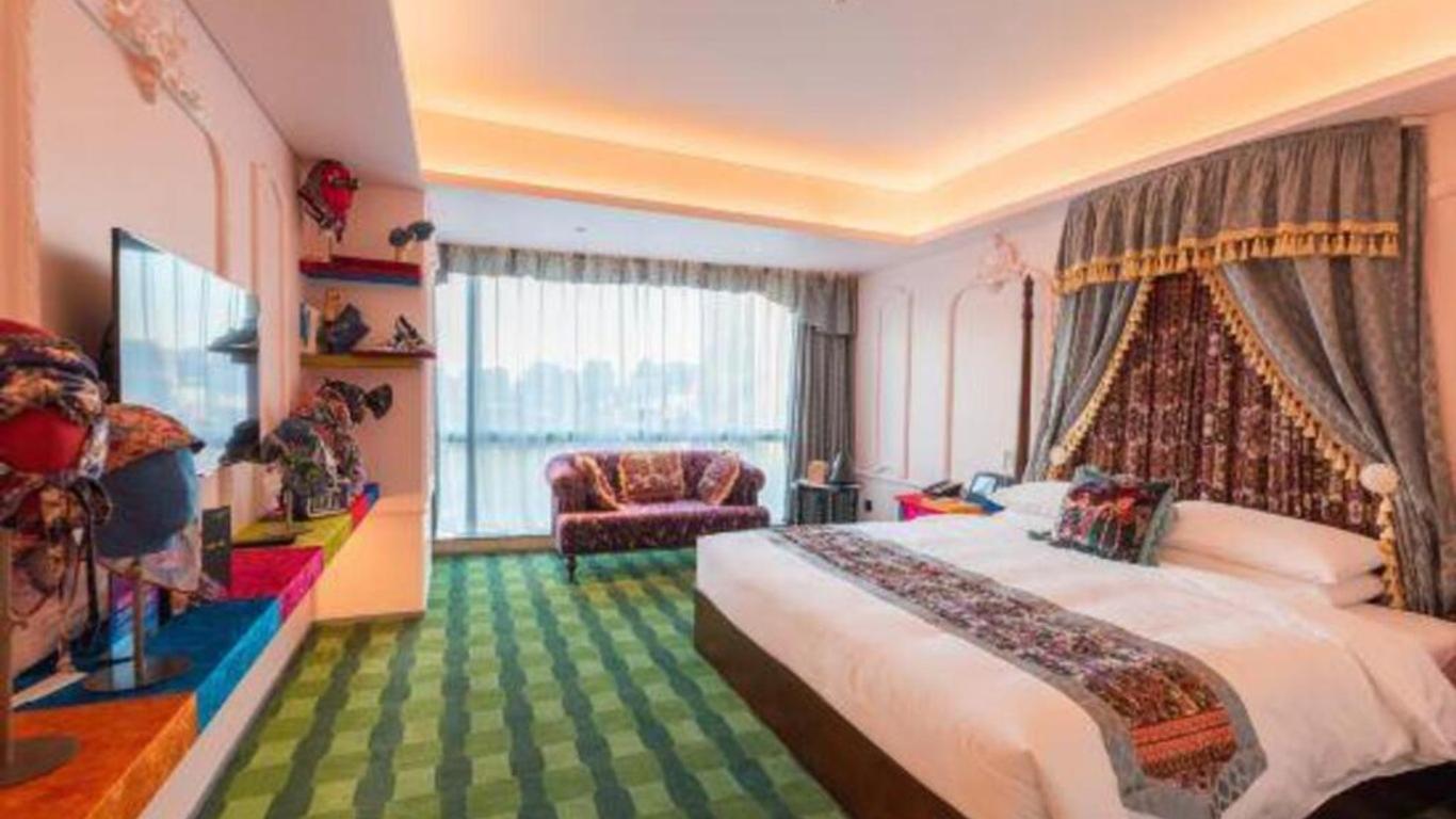Le Joy Hotel