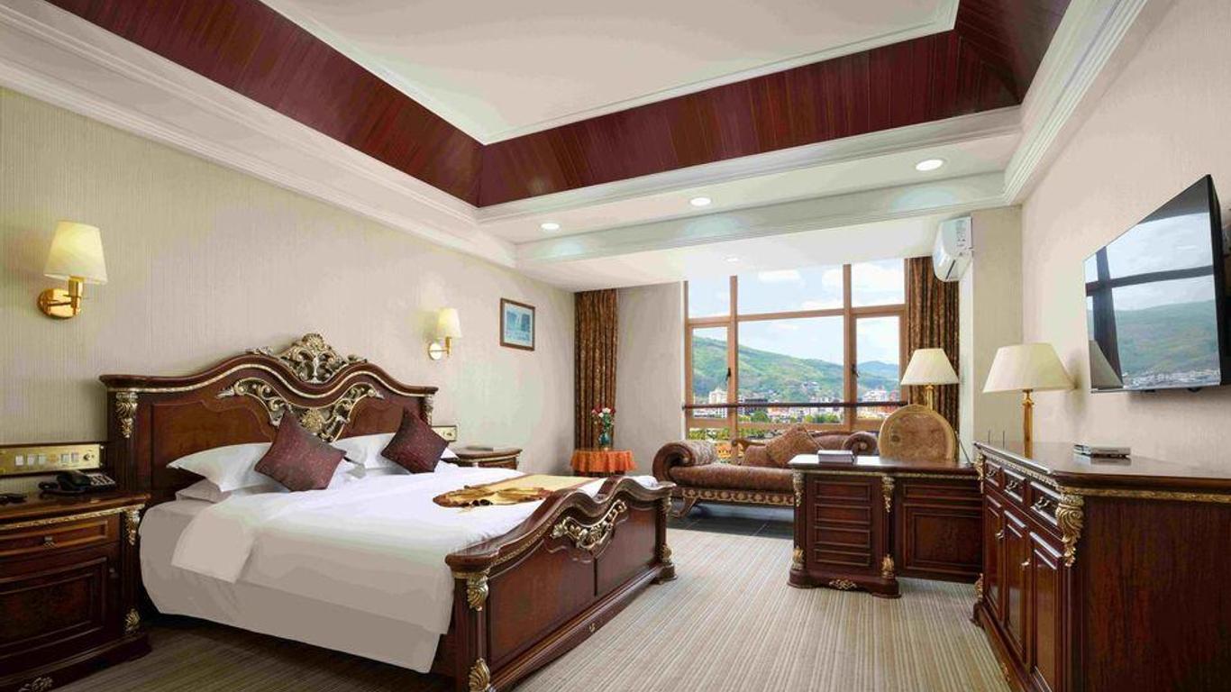 Golden Zone Hotel