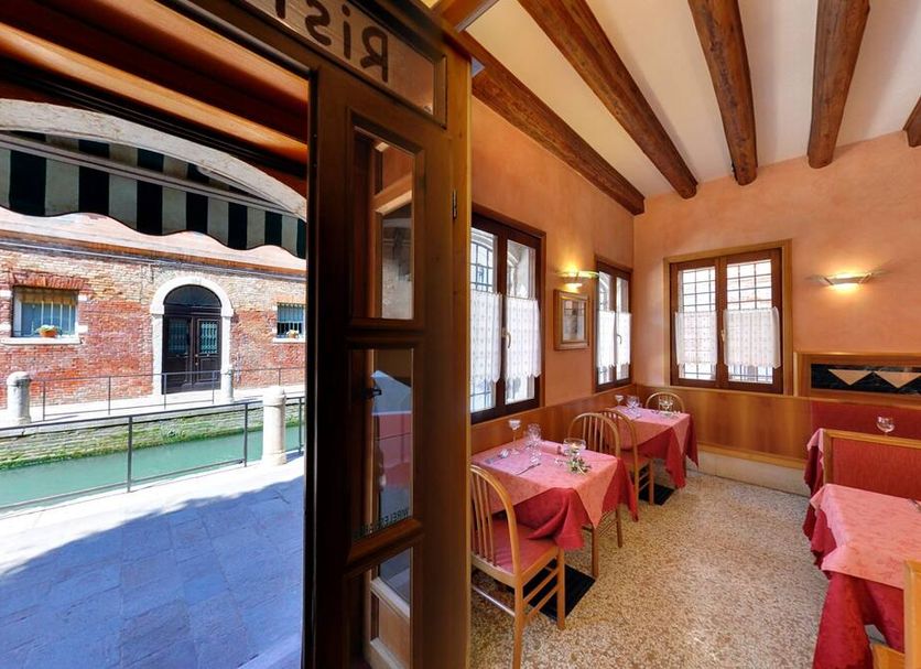 Εστιατόριο Φωτογραφία