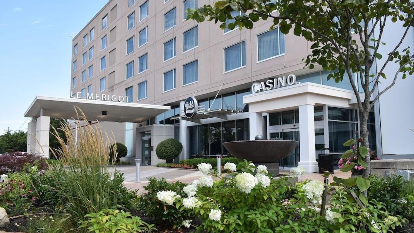 Le Merigot Hotel
