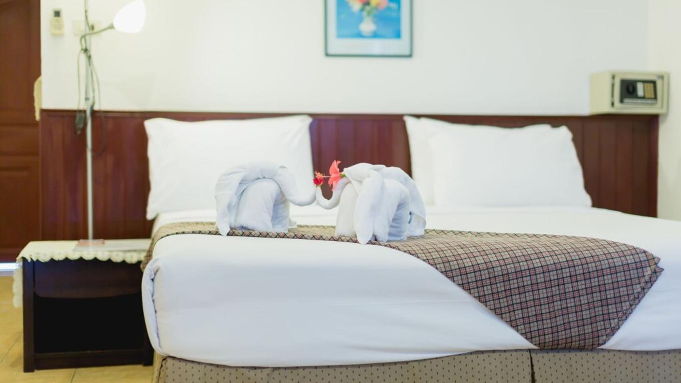 Rabbit Mansion Patong Hotel