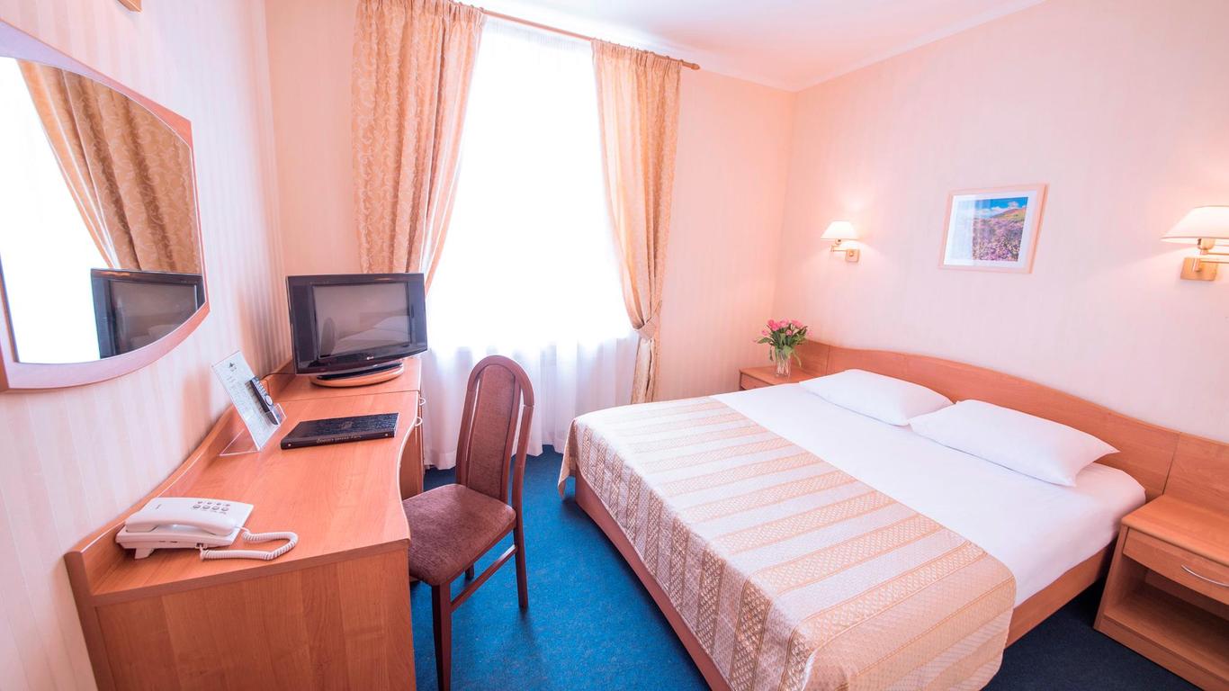 Tourist Hotel