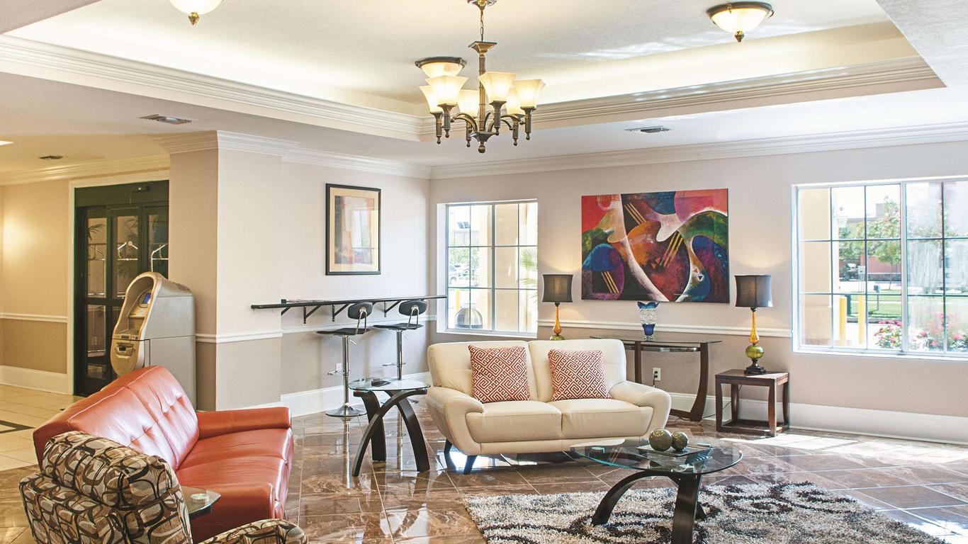 La Quinta Inn & Suites by Wyndham Slidell North Shore