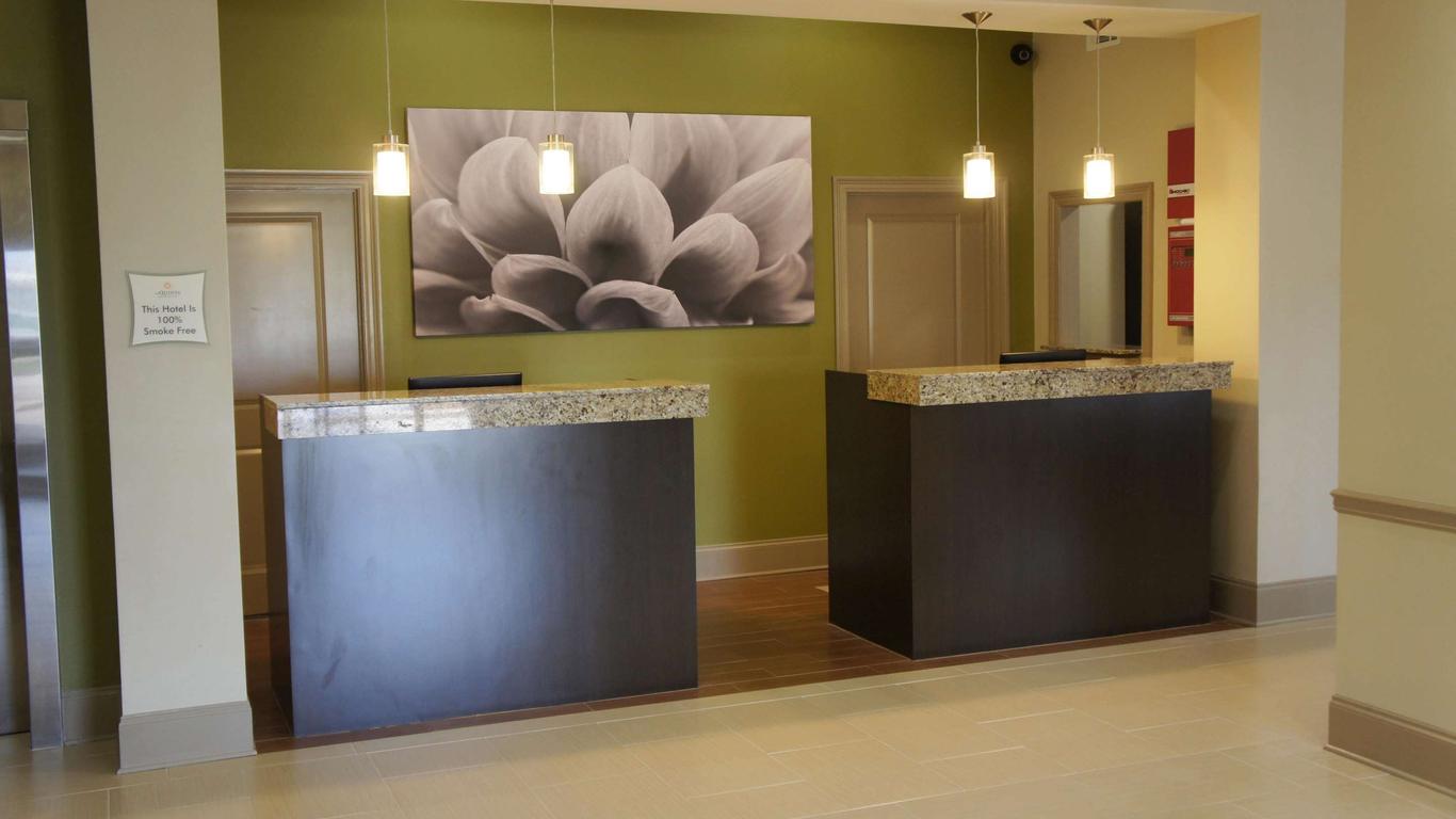 La Quinta Inn & Suites by Wyndham Gonzales LA