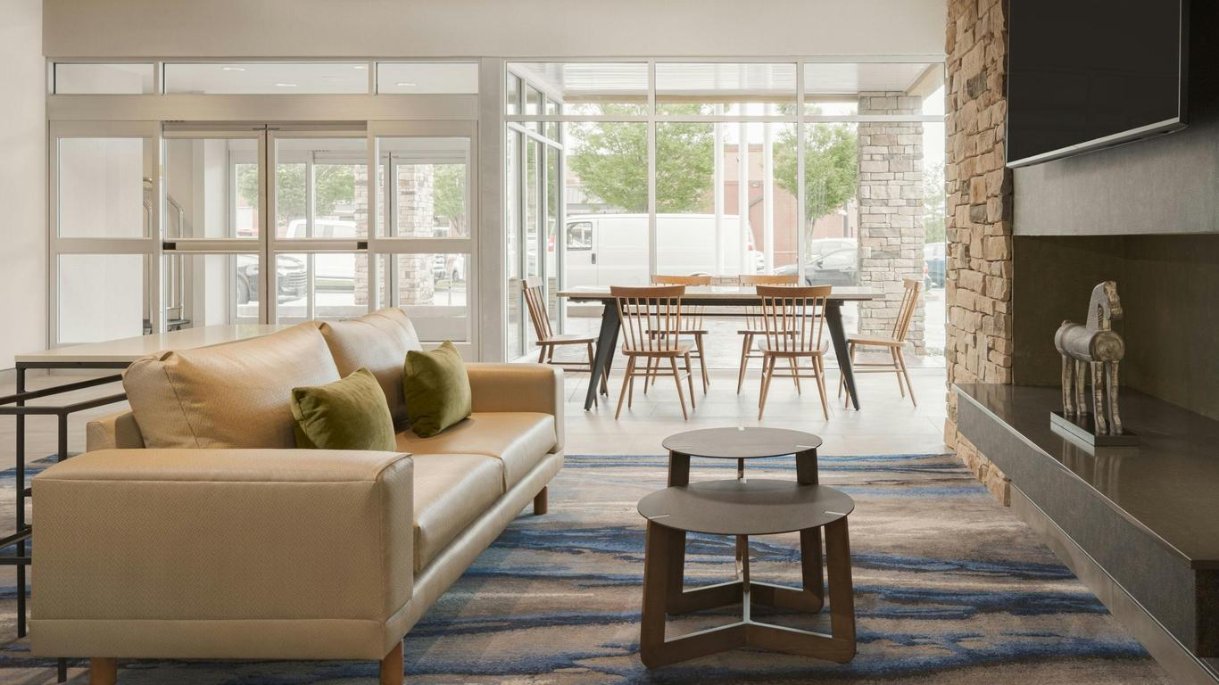 Fairfield Inn & Suites by Marriott Lexington Georgetown/College Inn