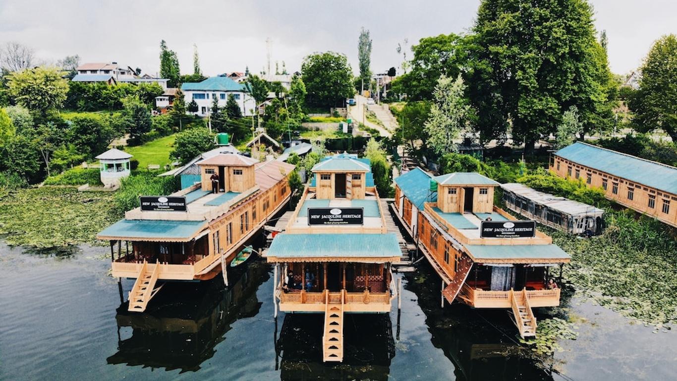 New Jacquline Heritage Houseboats
