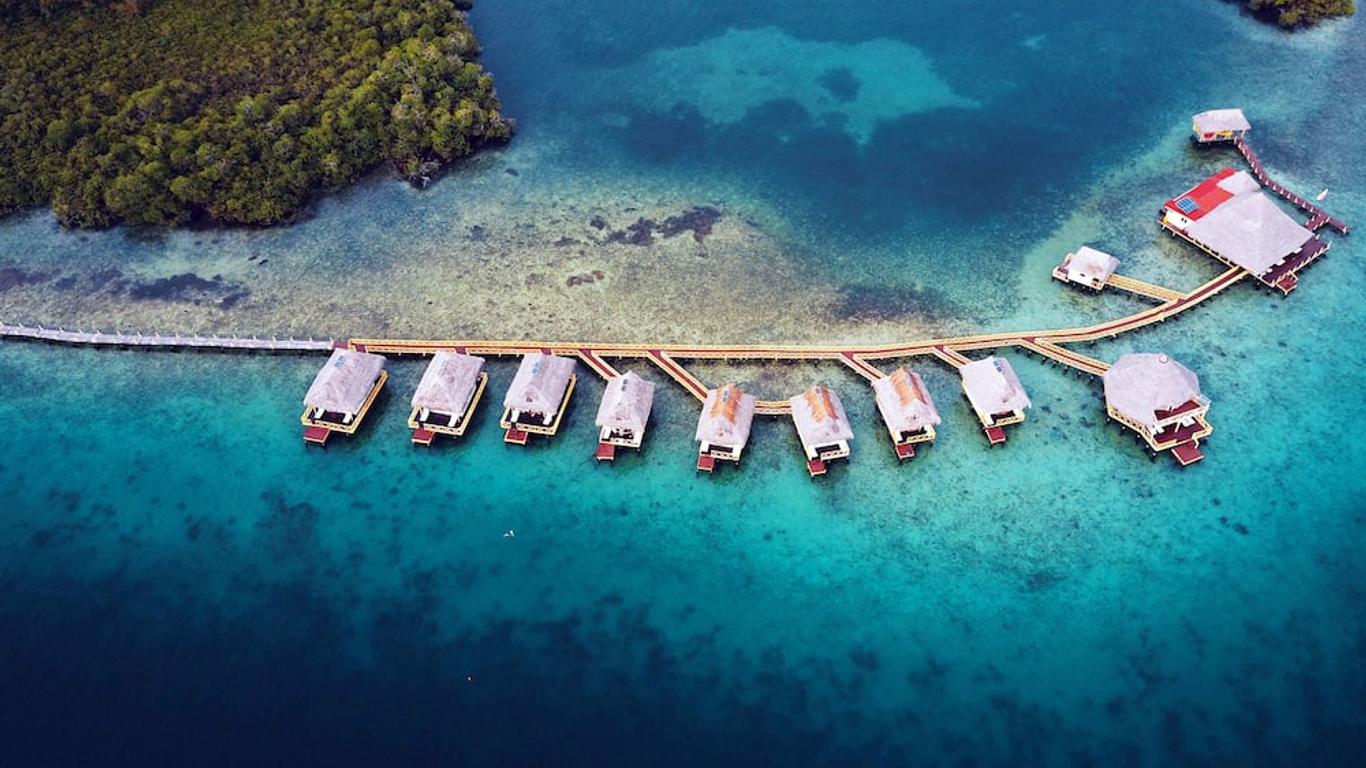 Punta Caracol Acqua Lodge