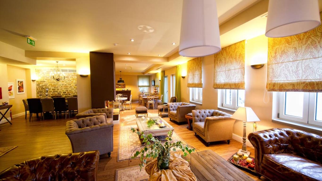Hotel Mir