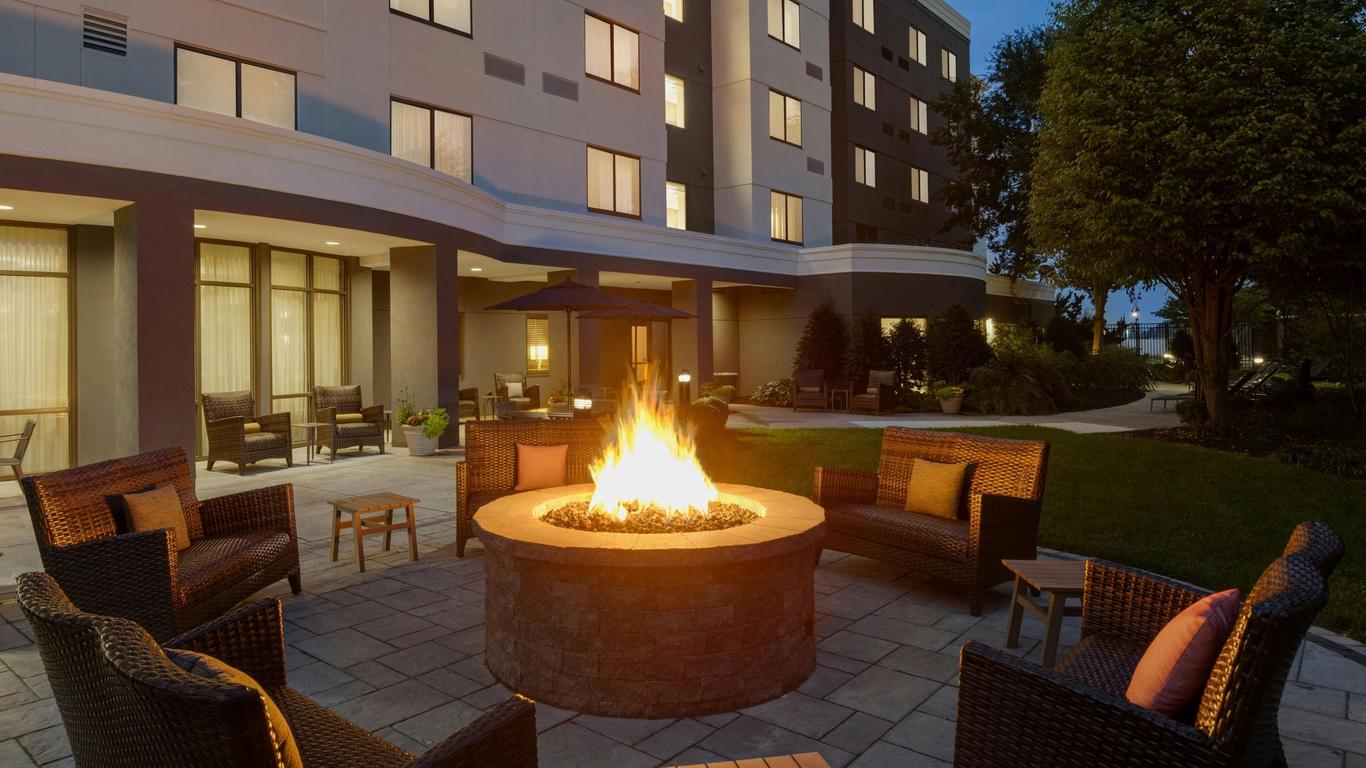 Courtyard by Marriott Lancaster