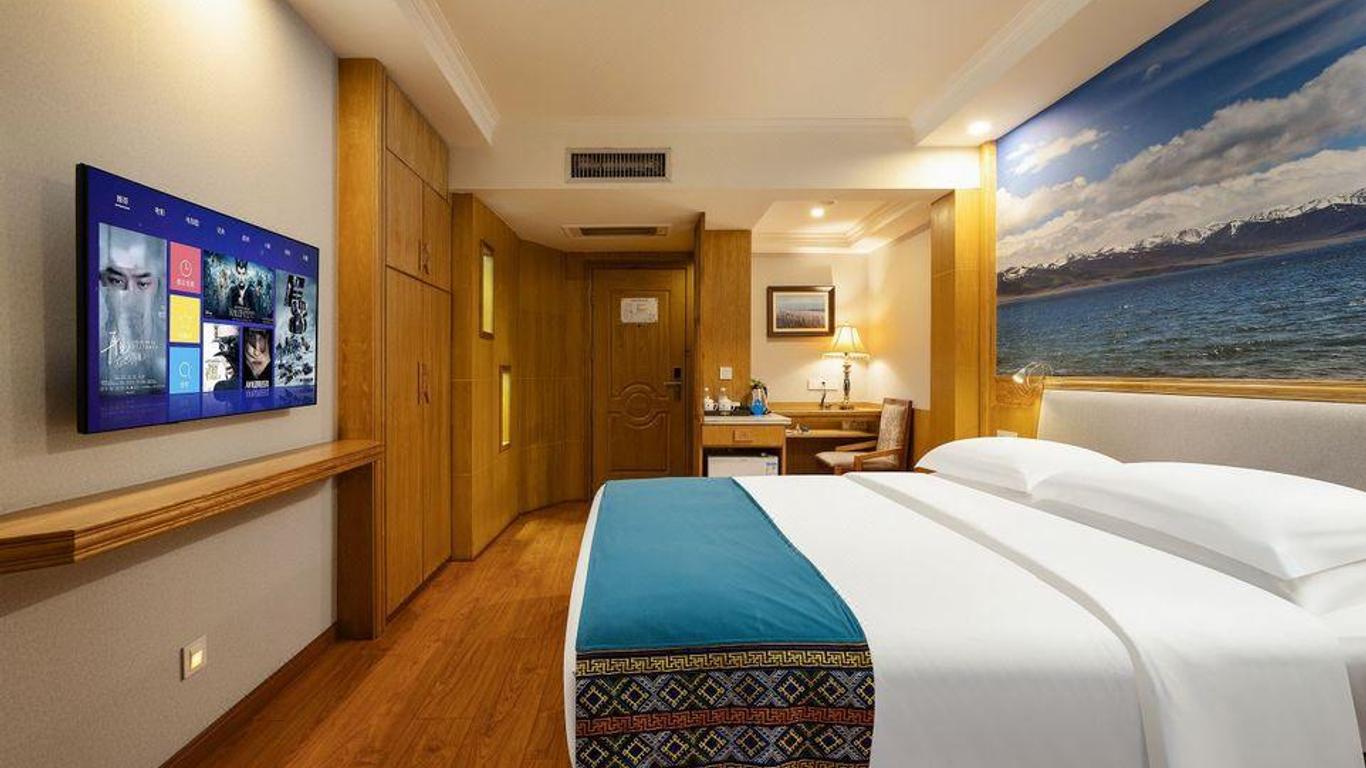 Skylakes Hotel