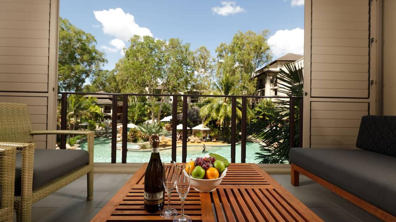Pullman Palm Cove Sea Temple Resort and Spa