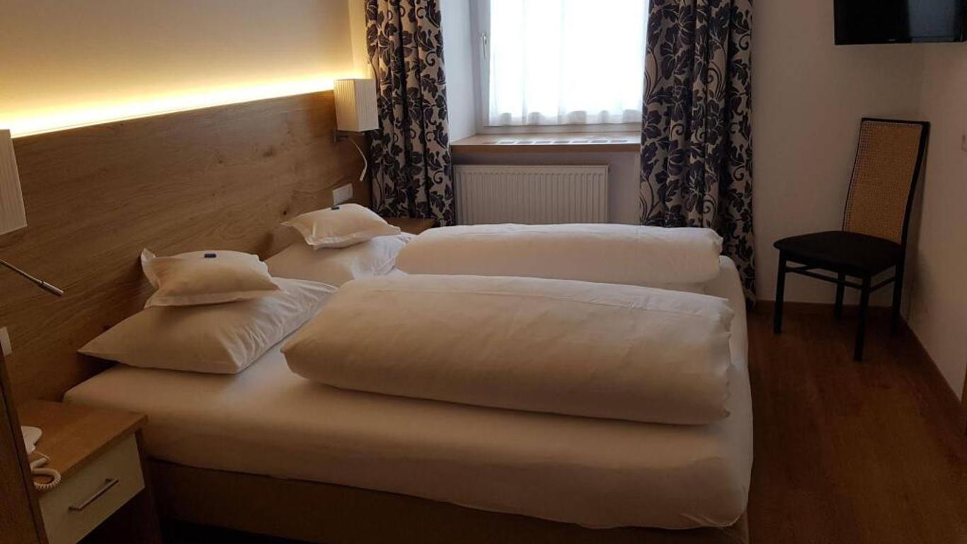 Hotel Dolomiten