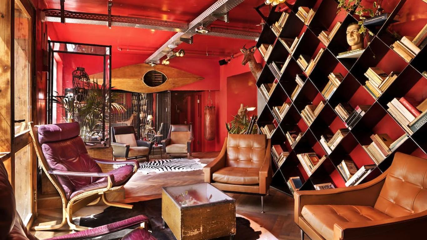 Scarlet Hotel