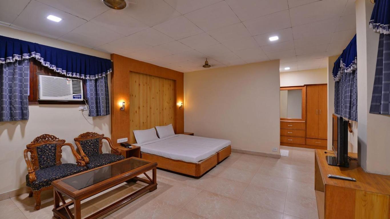 Hotel Dolphin