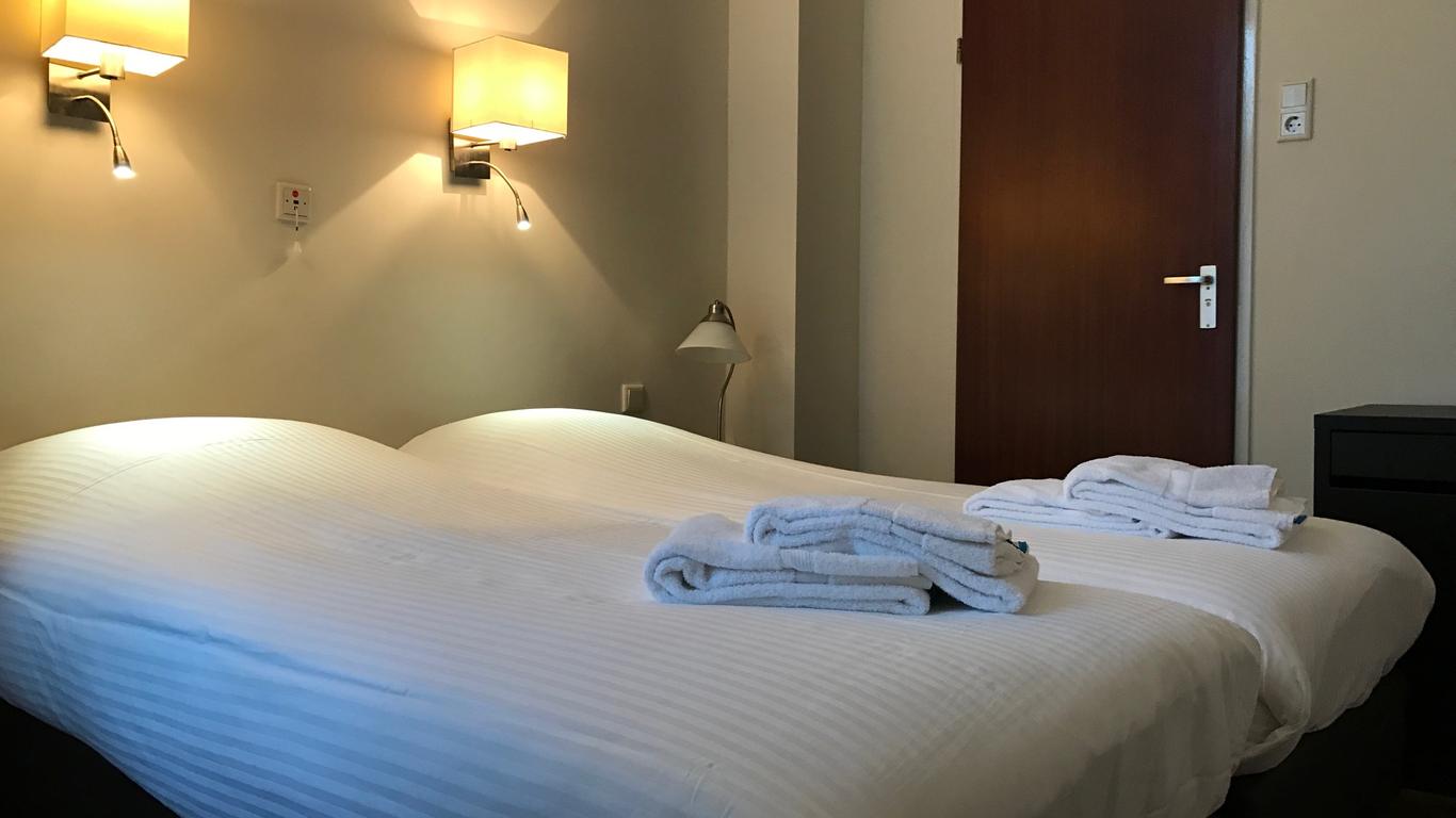 Hotel Carillon